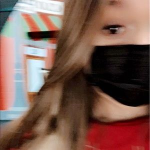 Meet your Posher, Ella